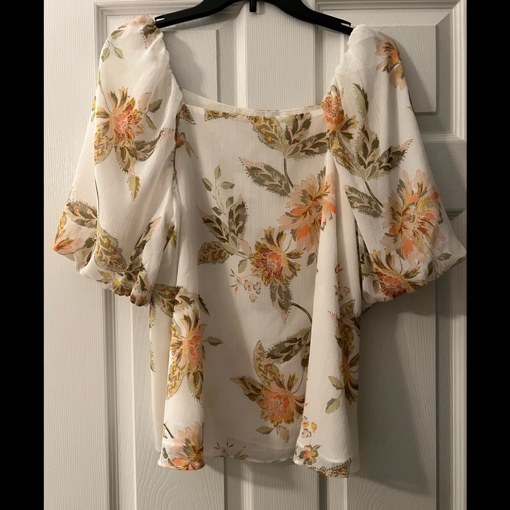 Top. Est. 1946. Size Large.